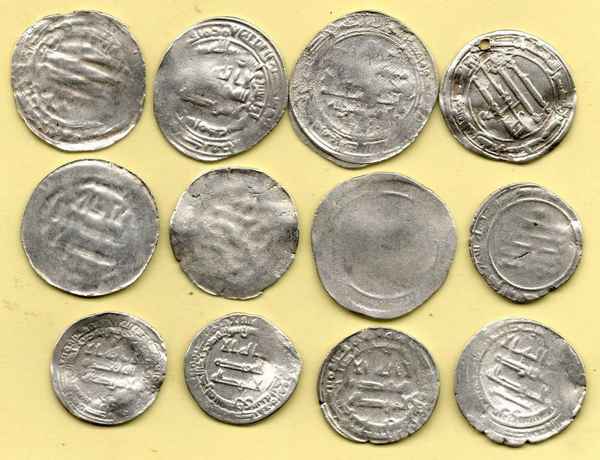 Четвертый этап обращения куфического дирхема и кризис обращения восточного монетного серебра на Волховско-Ильменском денежном рынке (790-е гг.)